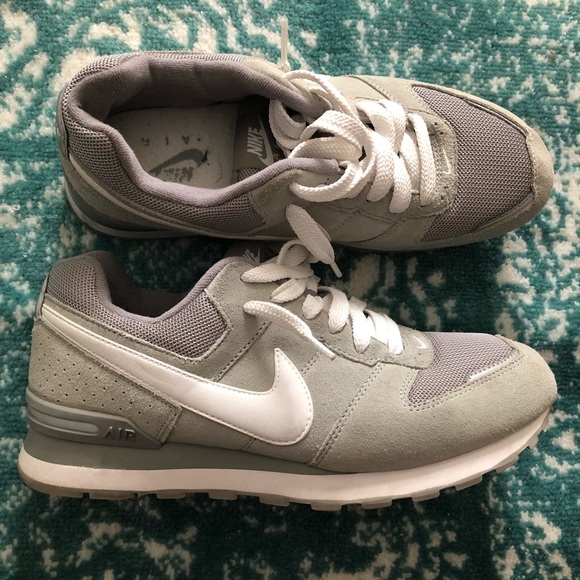 Nike Shoes - Nike gray sneakers—-7.5 men—-9.5 women